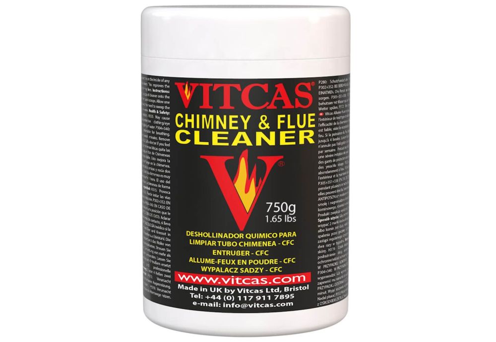 Czyszczenie komina z sadzy i smoły